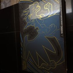 Pokémon Mega Charizard Ultra Premium Collection