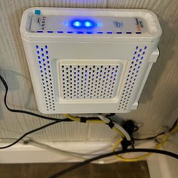 ARRIS SURFboard Cable Modem - SB6190 Like New 