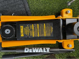 DEWALT Heavy Duty Hydraulic Floor Jack
