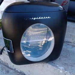 Frigidaire Mini Soda Cooler