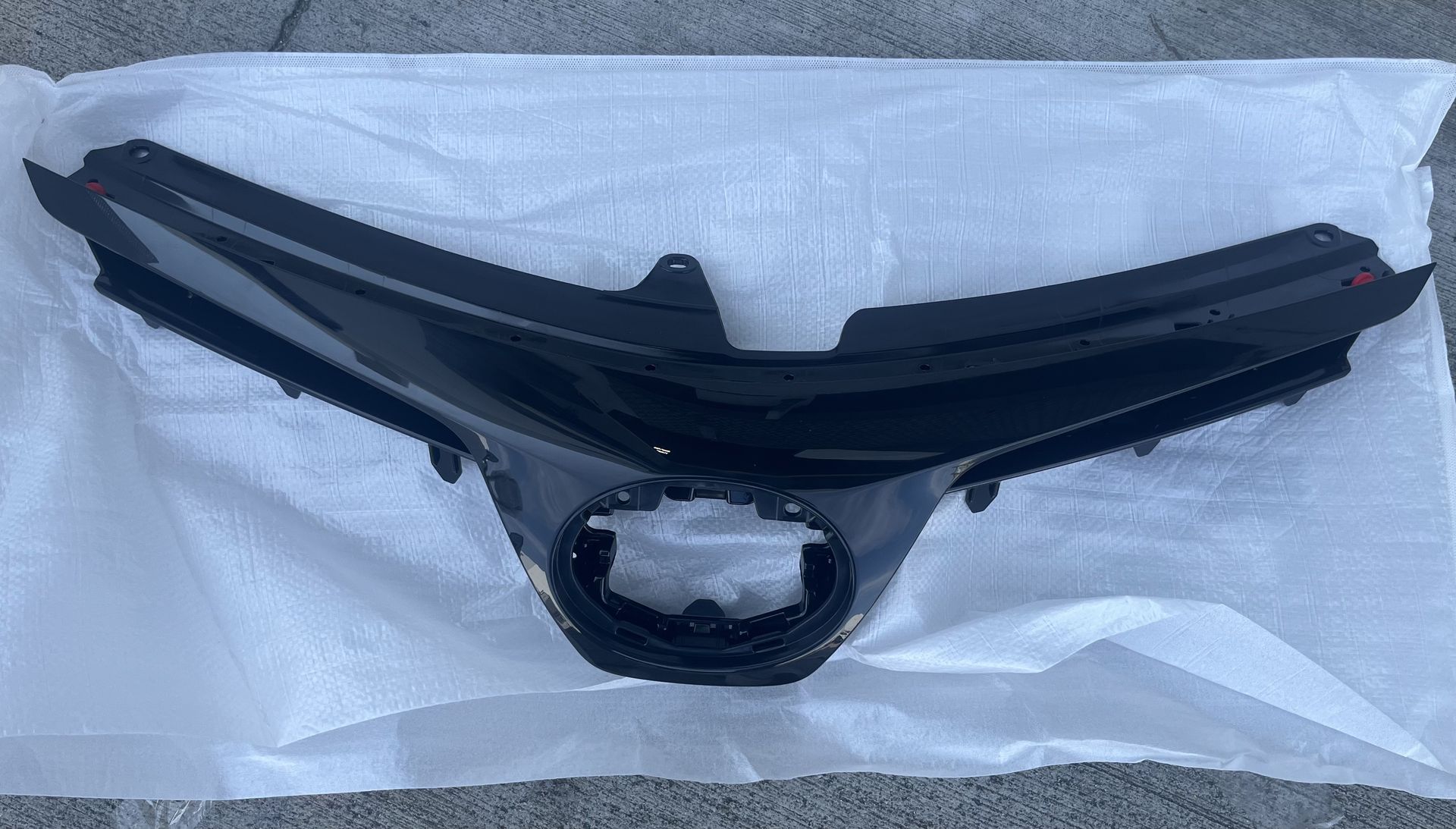 17-19 Toyota Corolla grille