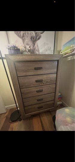 5-Drawer Tall Dresser Chest with 2 night stands