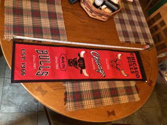 Chicago Bulls 8" x 32" Premium Heritage Banner, beautiful condition easy to hang