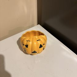 Vintage  Haeger Pottery pumpkin planter or trick-or-treat bowl #311 