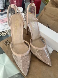 Cute Clear Diamond Pumps