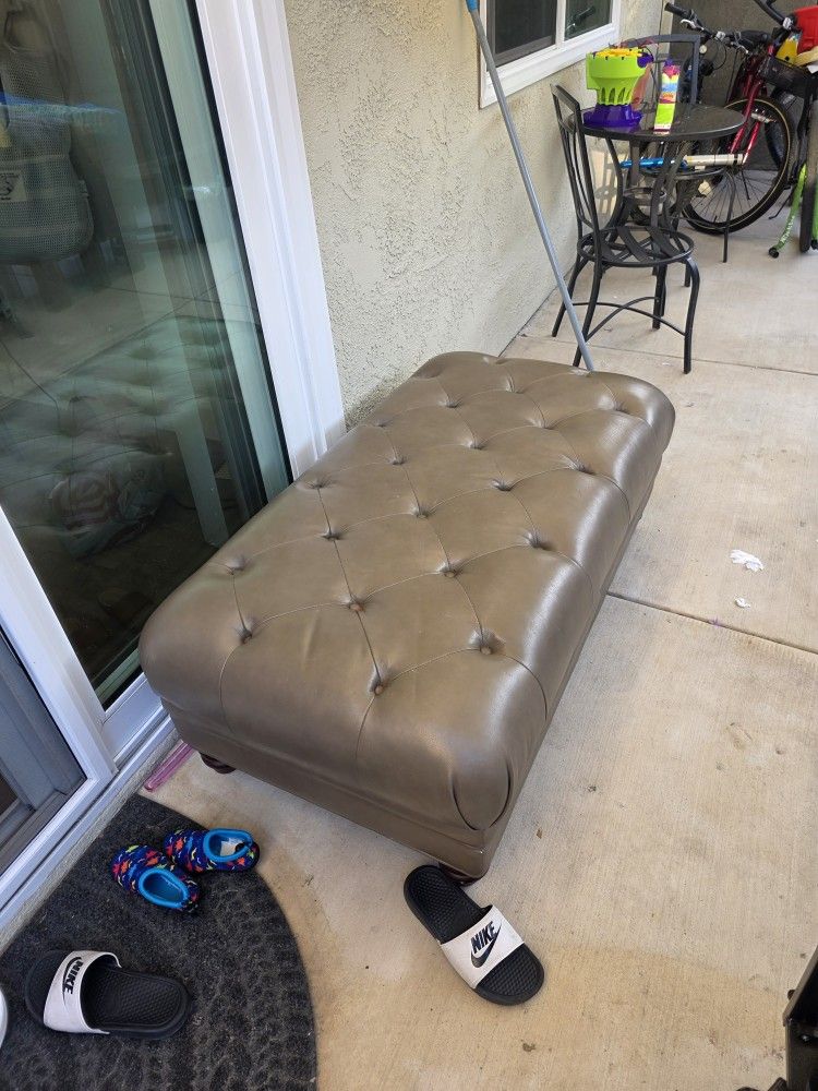 Free Ottoman