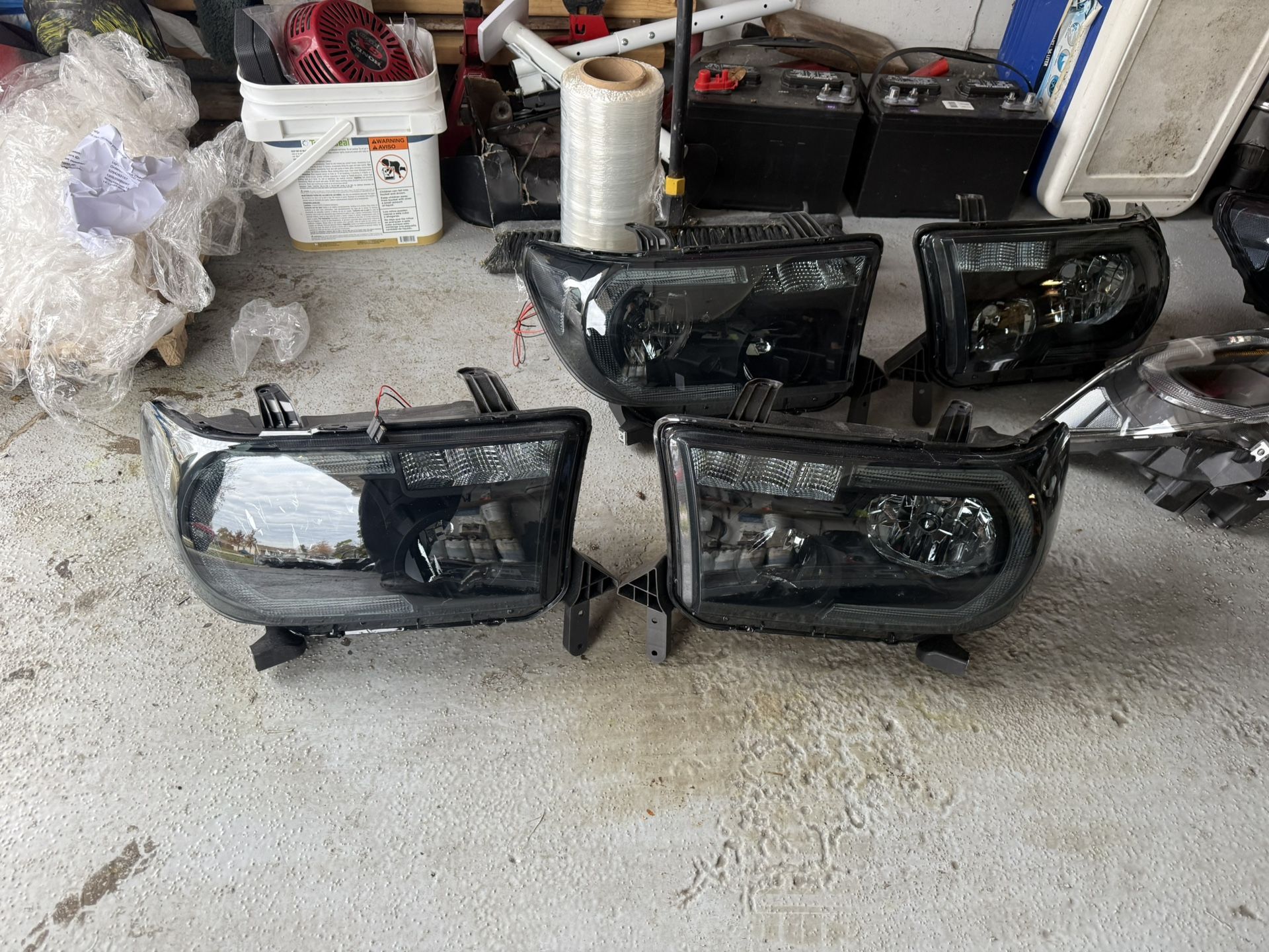 Toyota Tundra Headlights 