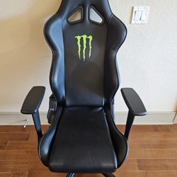 DXR RACER GAMER CHAIR