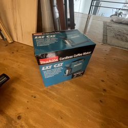 Makita DCM501Z 18V LXT® / 12V max CXT® Lithium-Ion Cordless Coffee Maker, Tool Only