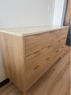Dresser & Nightstand Set