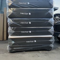 Queen Size Memory Foam Nectar Mattress 13" 