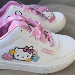 Hello kitty shoes size 4