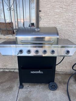 Propane Nexgrill 5 Burners + Side Burner