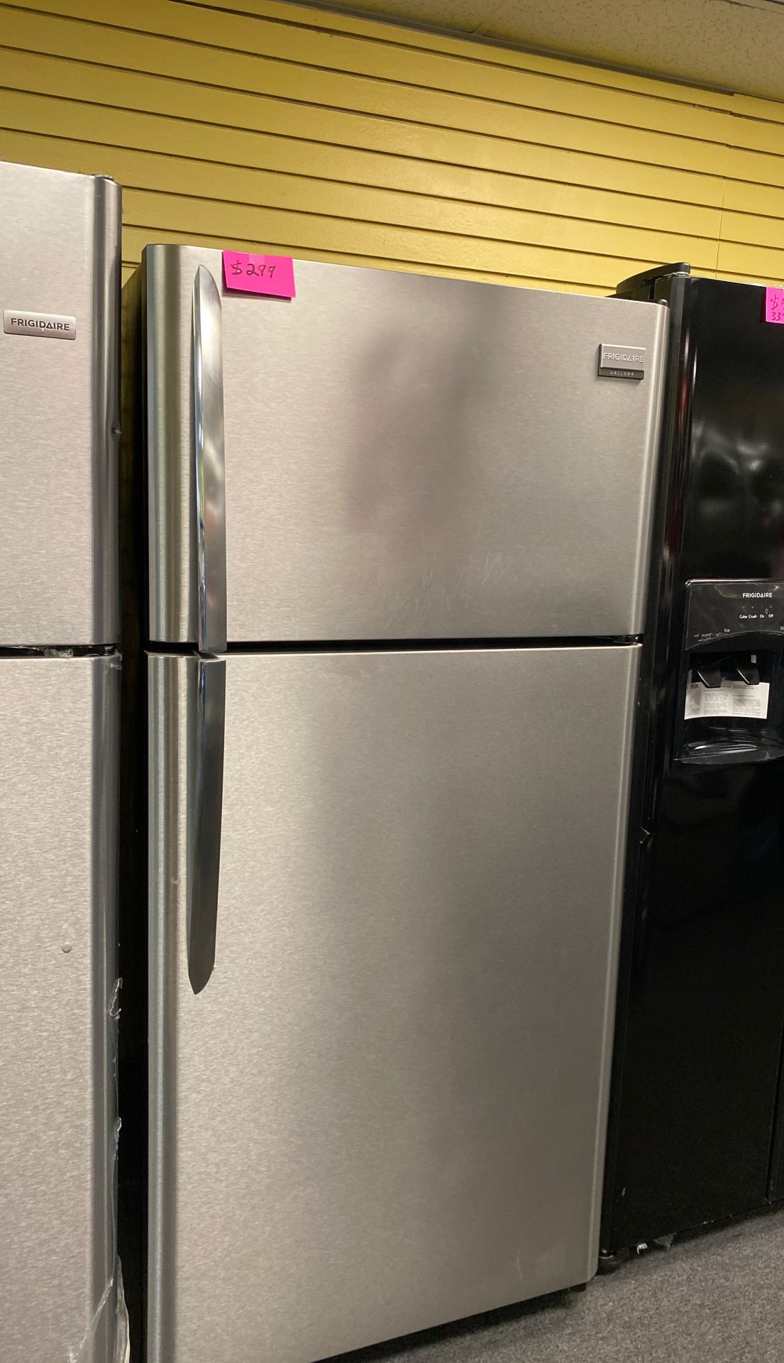 Frigidaire top freezer refrigerator
