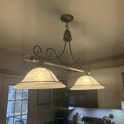 Dining /kitchen/foyer Lighting /2 Hall Lights . Ceiling Fan 