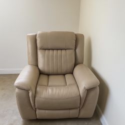 LEATHER RECLINER in BEIGE ✅✅
