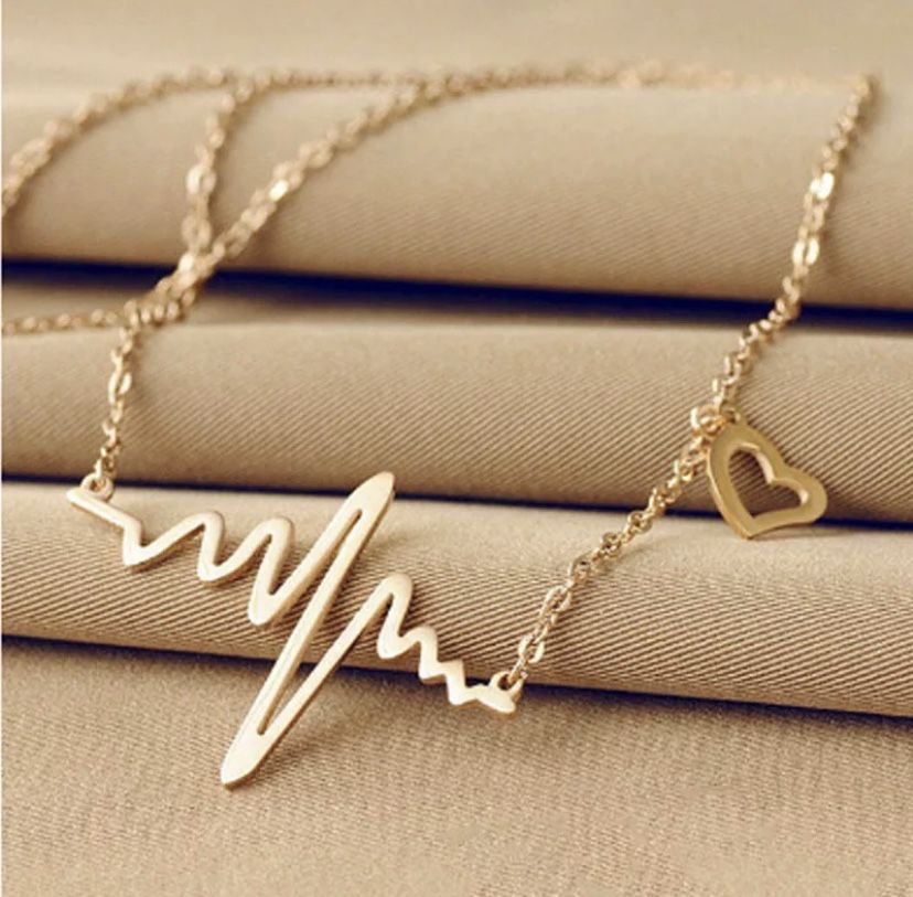 Gorgeous brand new heartbeat necklace