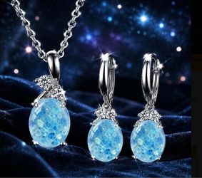 Silver tone set