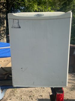 Whirlpool Mini Fridge 