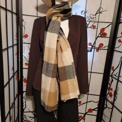 NEW NO TAGS LADIES LONG PLAID LADIES  SCARF/SHAWL WARM COLORS 