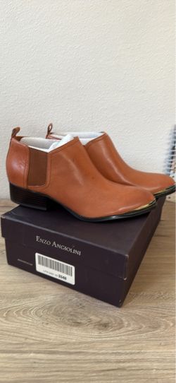 NEW - Size 10 Boots ENZO ANGIOLINI