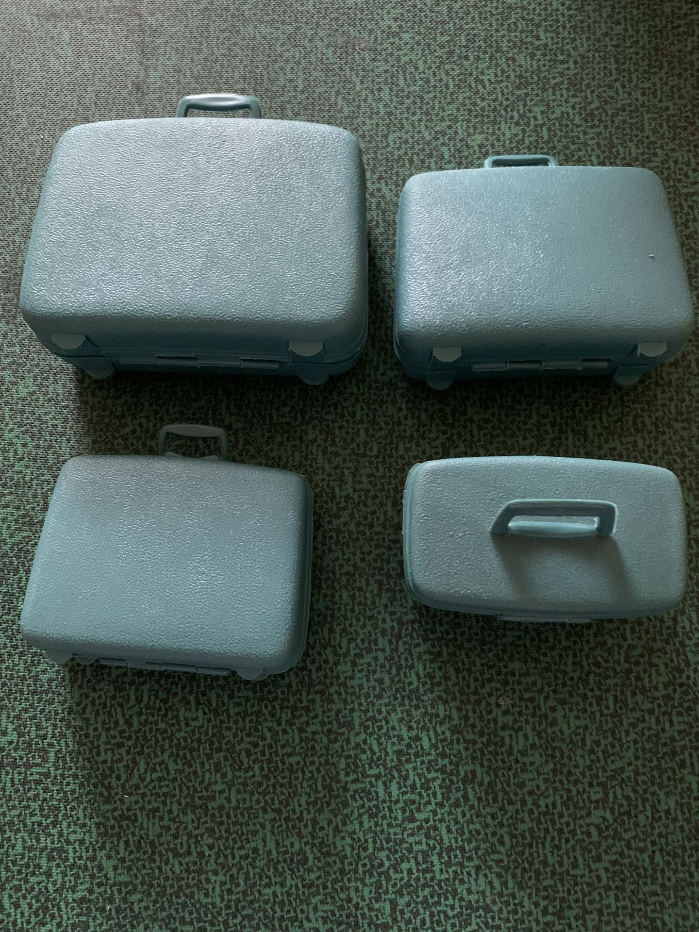 SET of 4 BARBIE luggage-Blue-gray