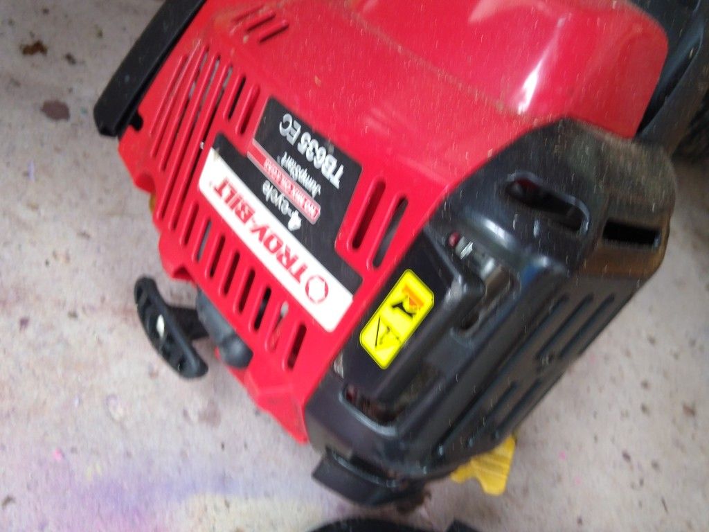 TROY BILT. TB635EC GAS TRIMMER