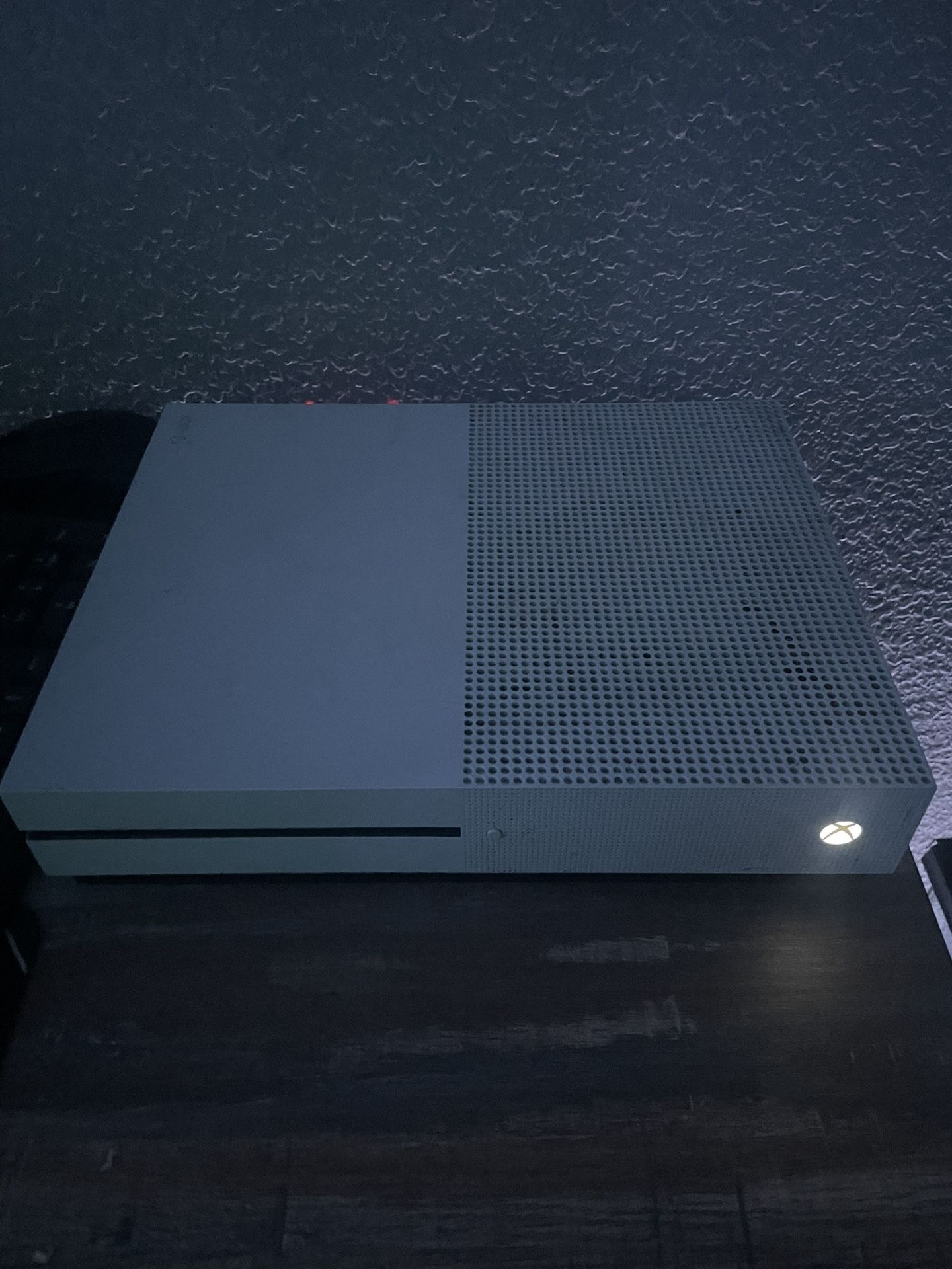 Modified Xbox One S(I WILL TAKE TRADES FOR A NEWER MODEL I WILL TAKE A SERIES S OR BEST OFFER)