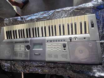 Yamaha Electronic Keyboard