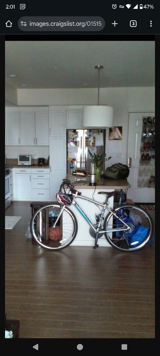 Fuji Hybrid 21.7 Performance Bike