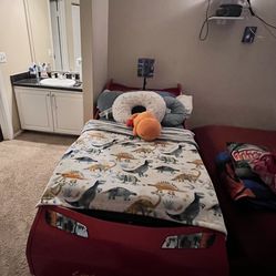 Disney Cars Lightning Mcqueen Red Twin Bed W/Spoiler