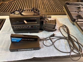 Magnavox VHS recorder/ player