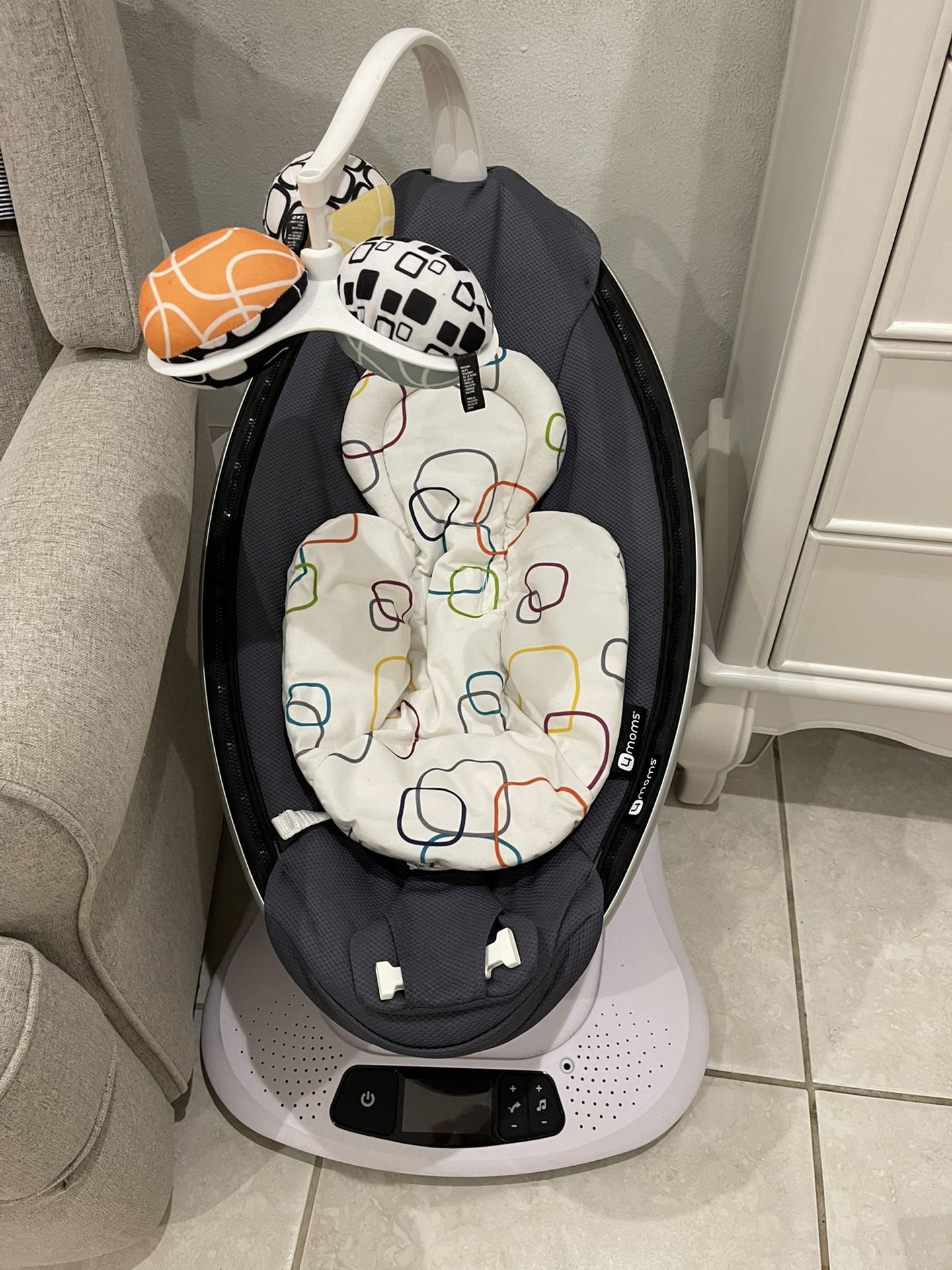 4moms Swing with Baby Insert