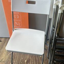 Foldable chairs (18)