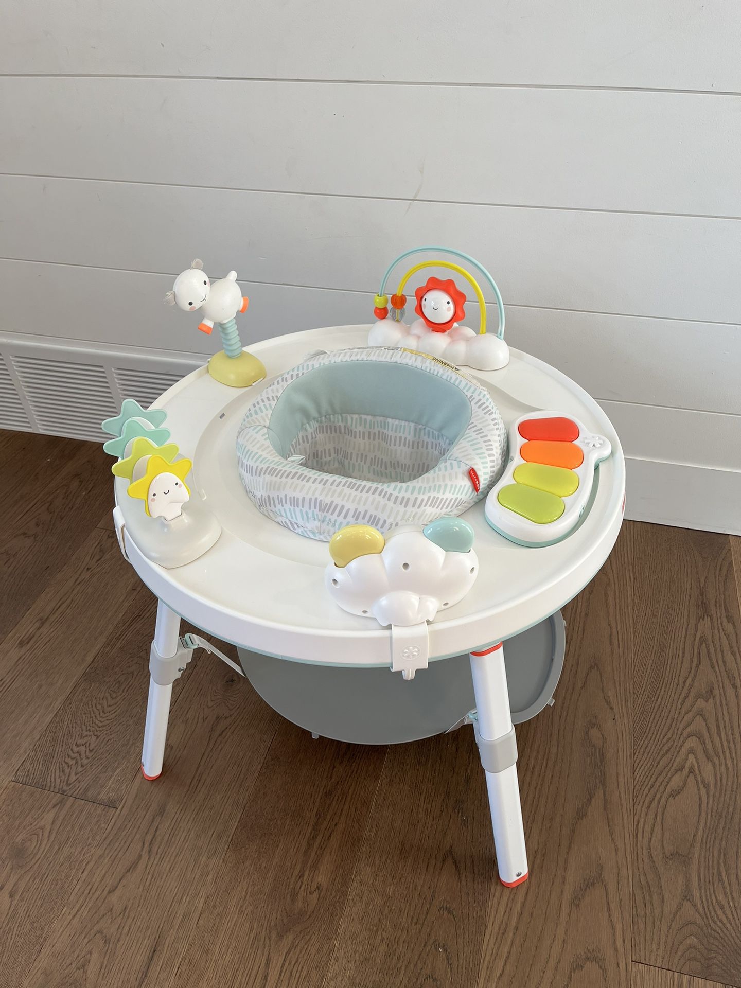 Skip Hop Baby Activity Center (Silver Lining Cloud)