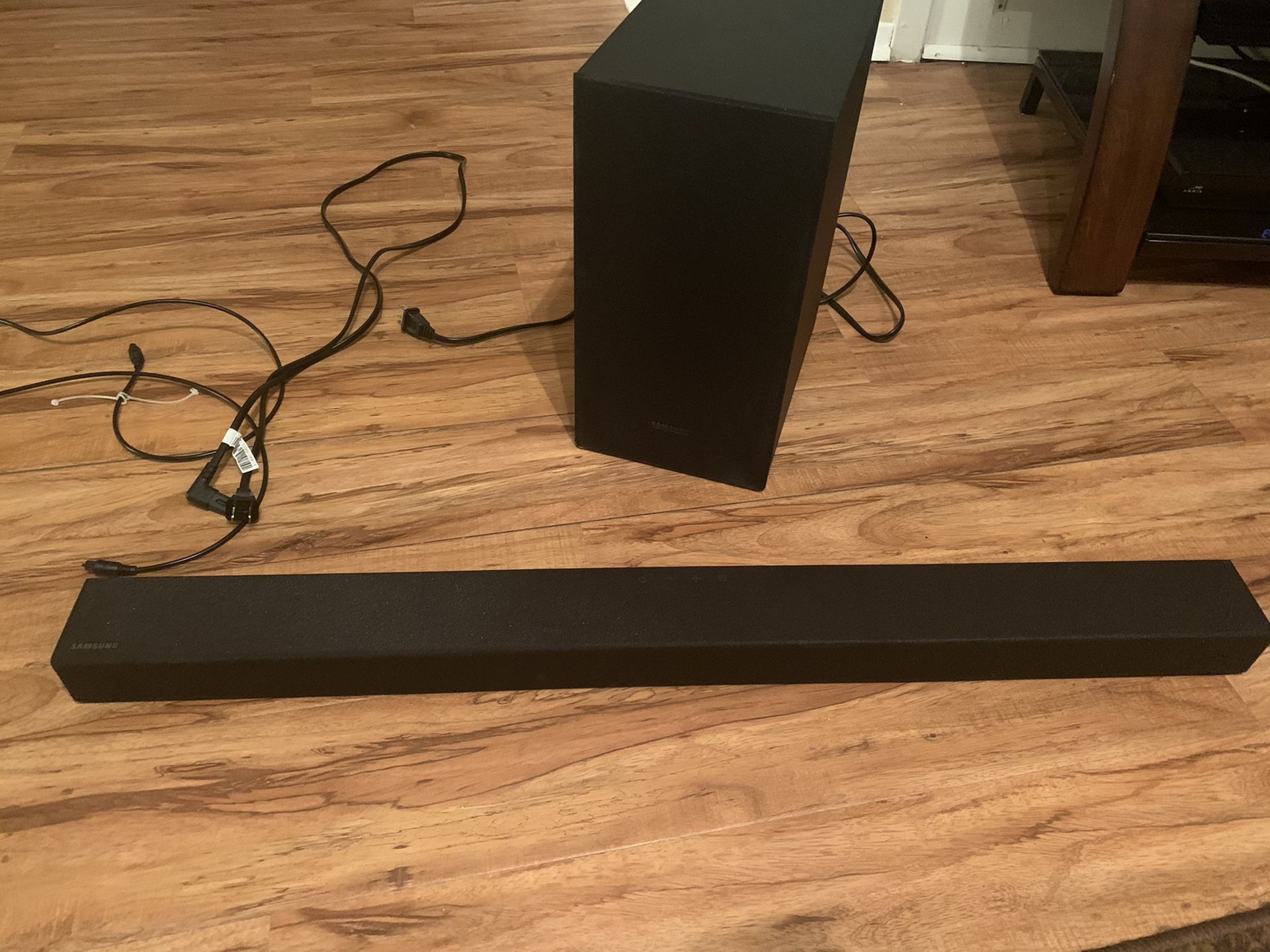 Samsung 2.1ch sound bar with wireless 170w subwoofer wh-t40m (2020)