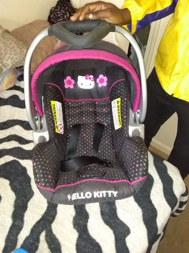 Black n grey hello Kitty car seat