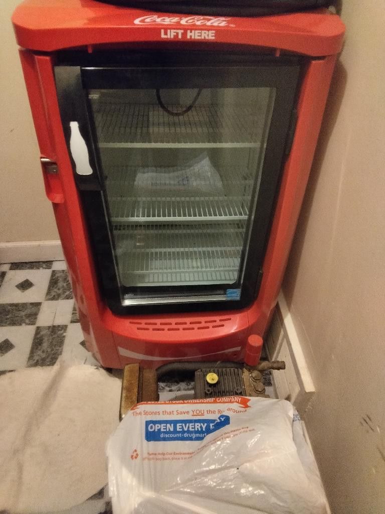 New NEVER USED Coca-Cola Grab N Go Fridge Cooler