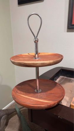 2- tier serving stand