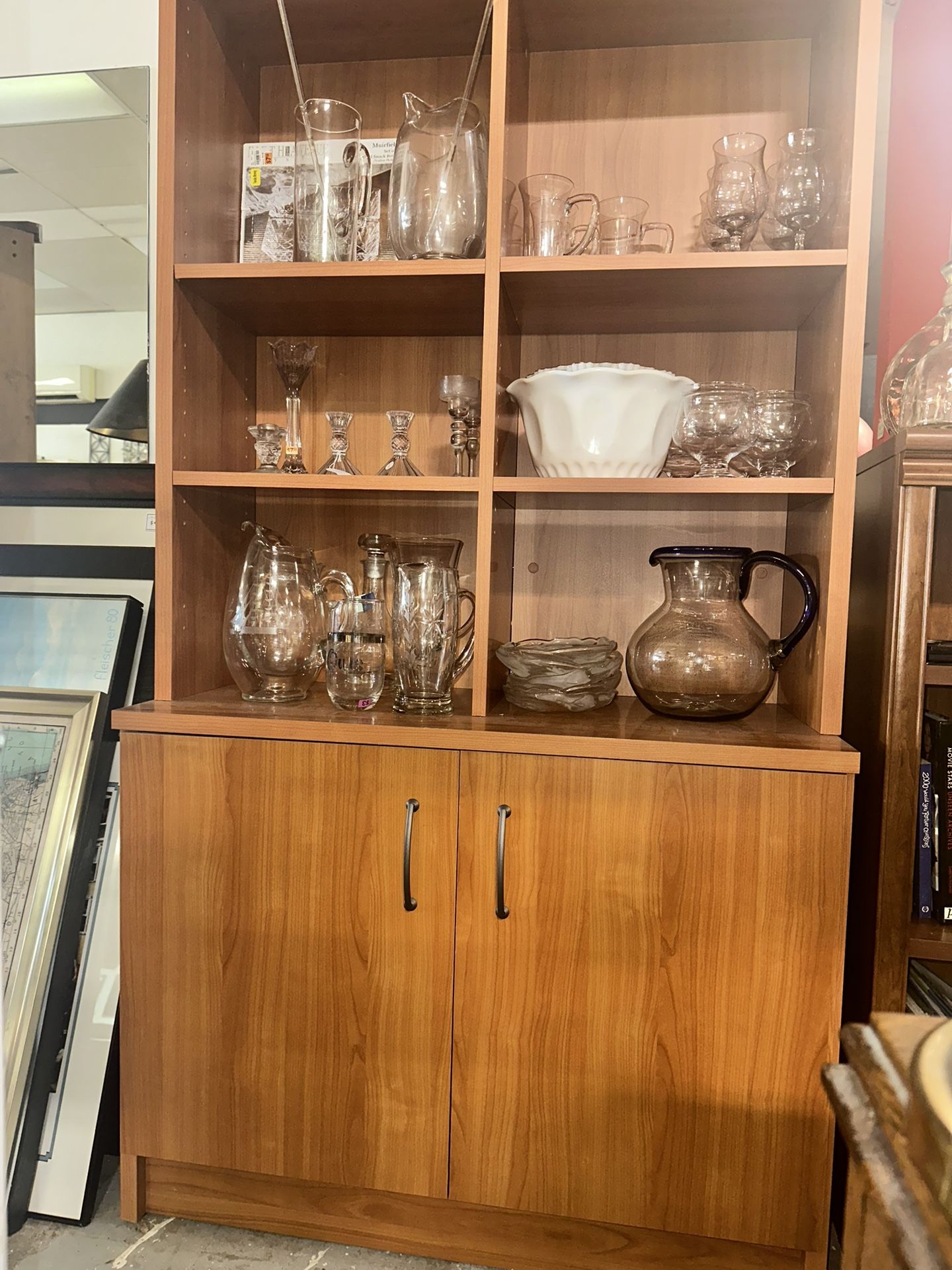 Cabinet/Shelf (Great Condition) 