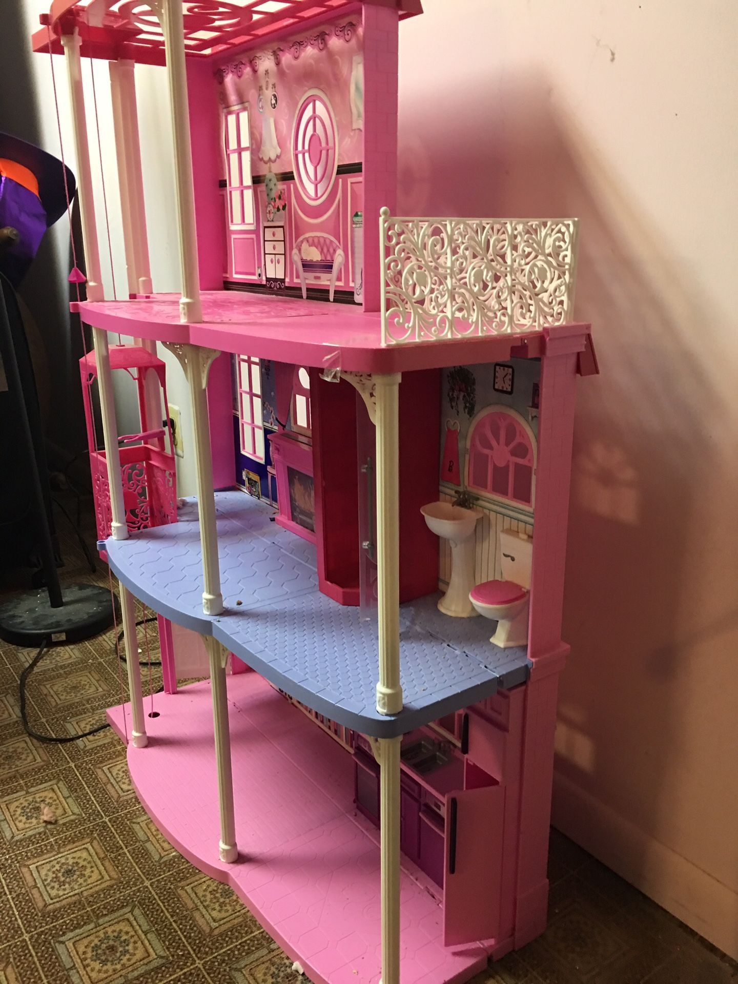 Barbie Dream House With Extras for Sale in Bayonne, NJ - OfferUp