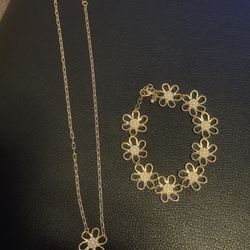 Necklace &Bracelet Set On Sale !!🌹🩷 
