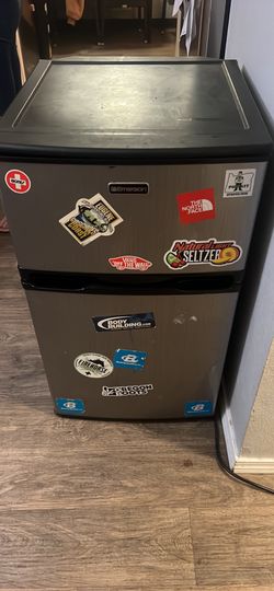 Mini Fridge 