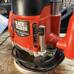 Black & Decker 1-3/4HP Plunge Router