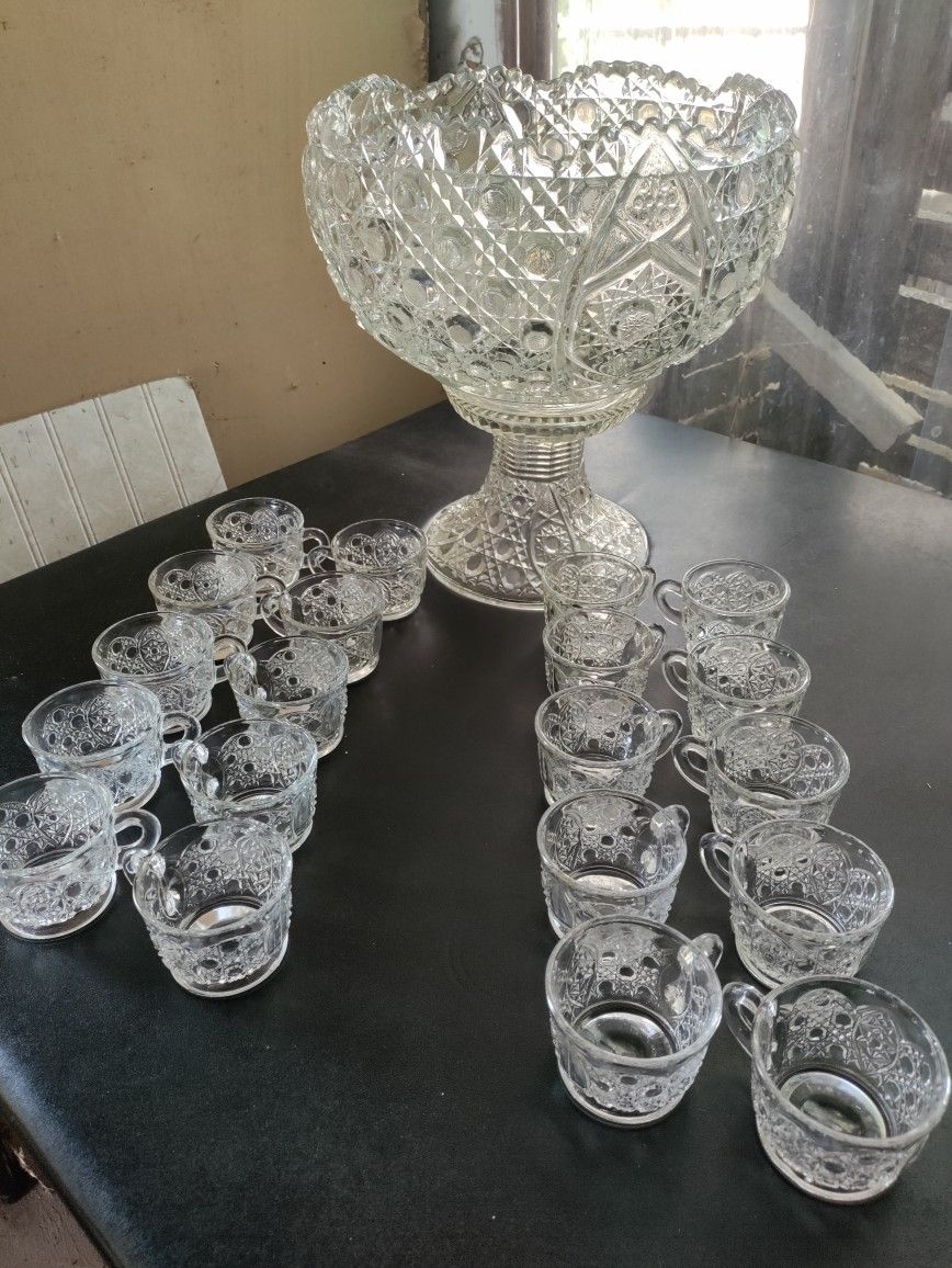 Huge Garage Yard Sale Last Sale