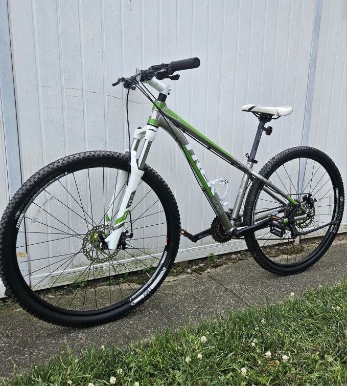 Trek X CALIBER 5 Mountain Bike