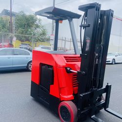 Forklift 
