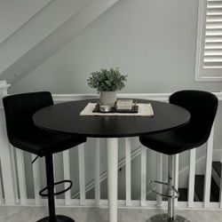 Breakfast Table And Chairs 