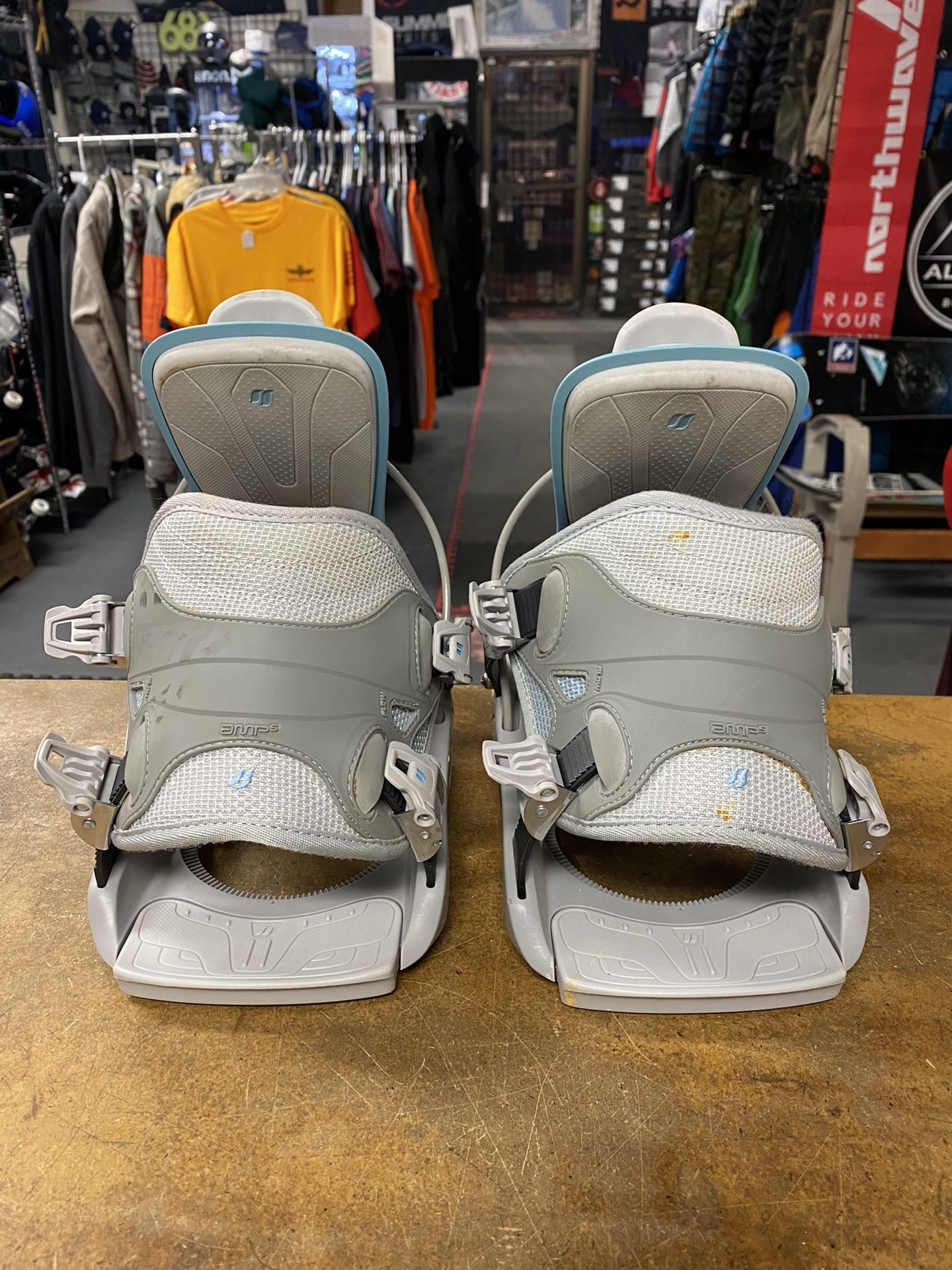 Flow Amp rear entry snowboard bindings with warranty