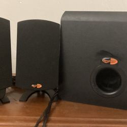 Klipsch  Thx  2 Computer Speakers And Subwoofer 